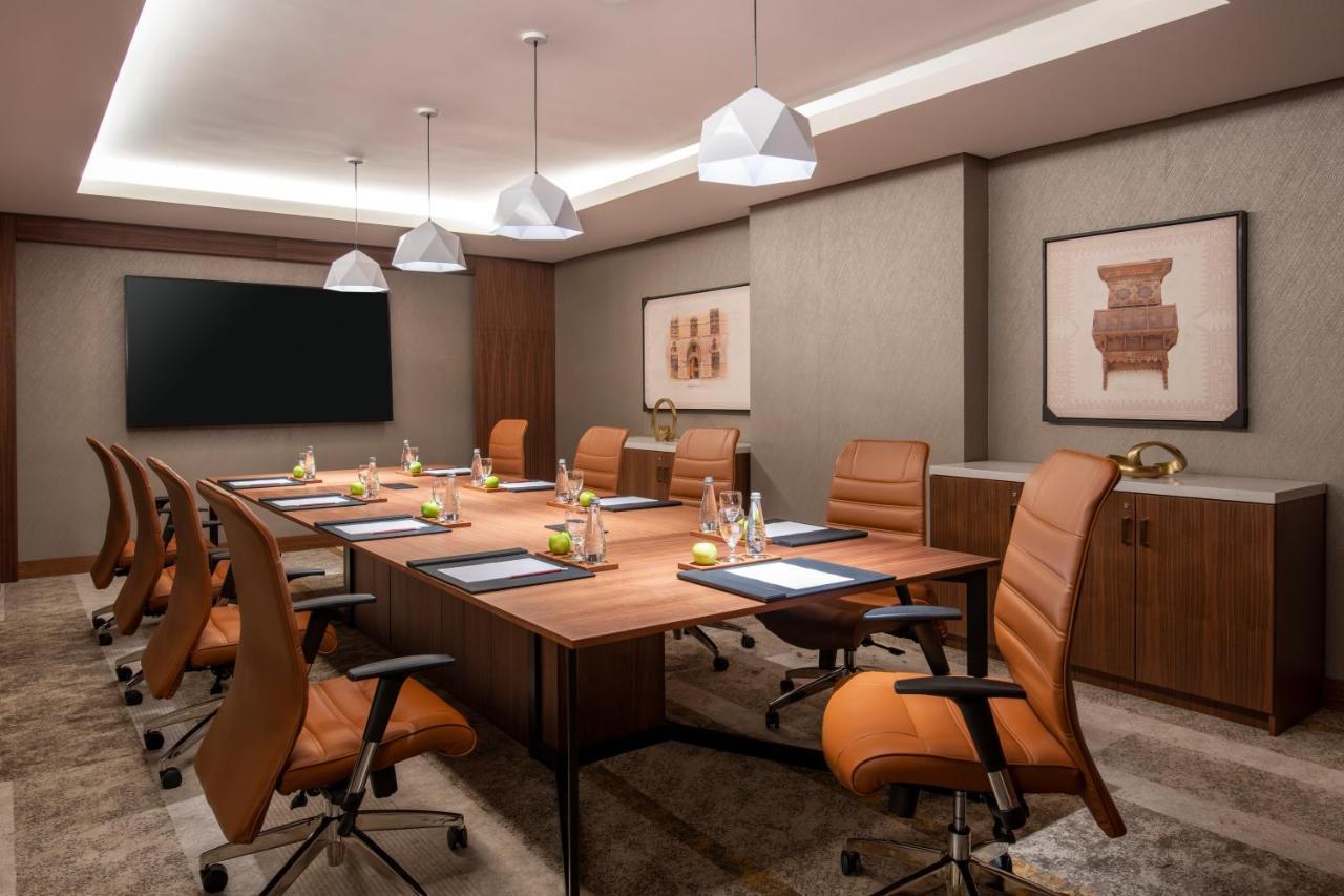Swissotel Living جدة المظهر الخارجي الصورة Boardroom at The Westin