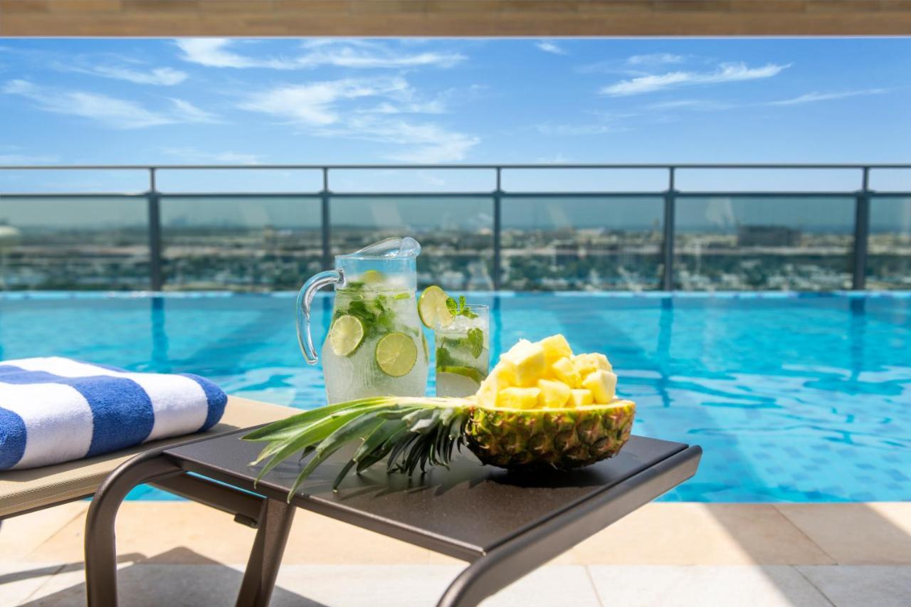 Swissotel Living جدة المظهر الخارجي الصورة The pool at the hotel